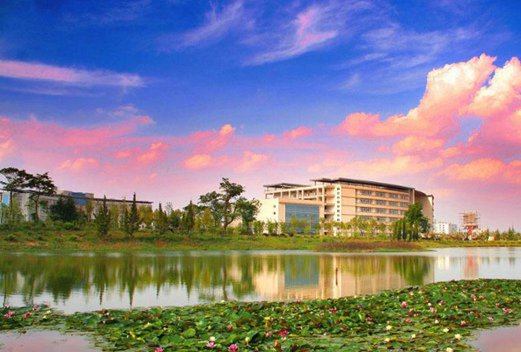 曲靖师范学院成人教育学院