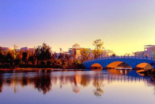 曲靖师范学院成人教育学院