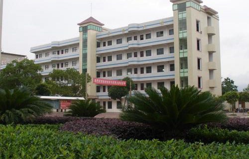 弥勒县农村机械化技术学校