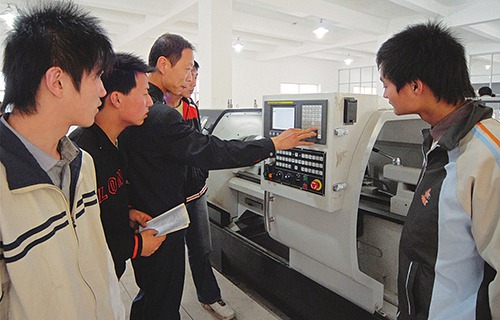 江苏泰兴技工学校