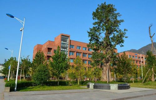 宿迁市爱迪生中等专业学校