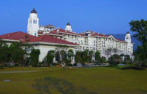 海城市卫生学校