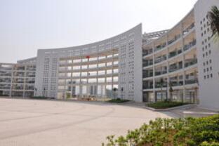 扬州市财经职业中学