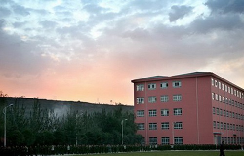 墨玉县职业技术高中